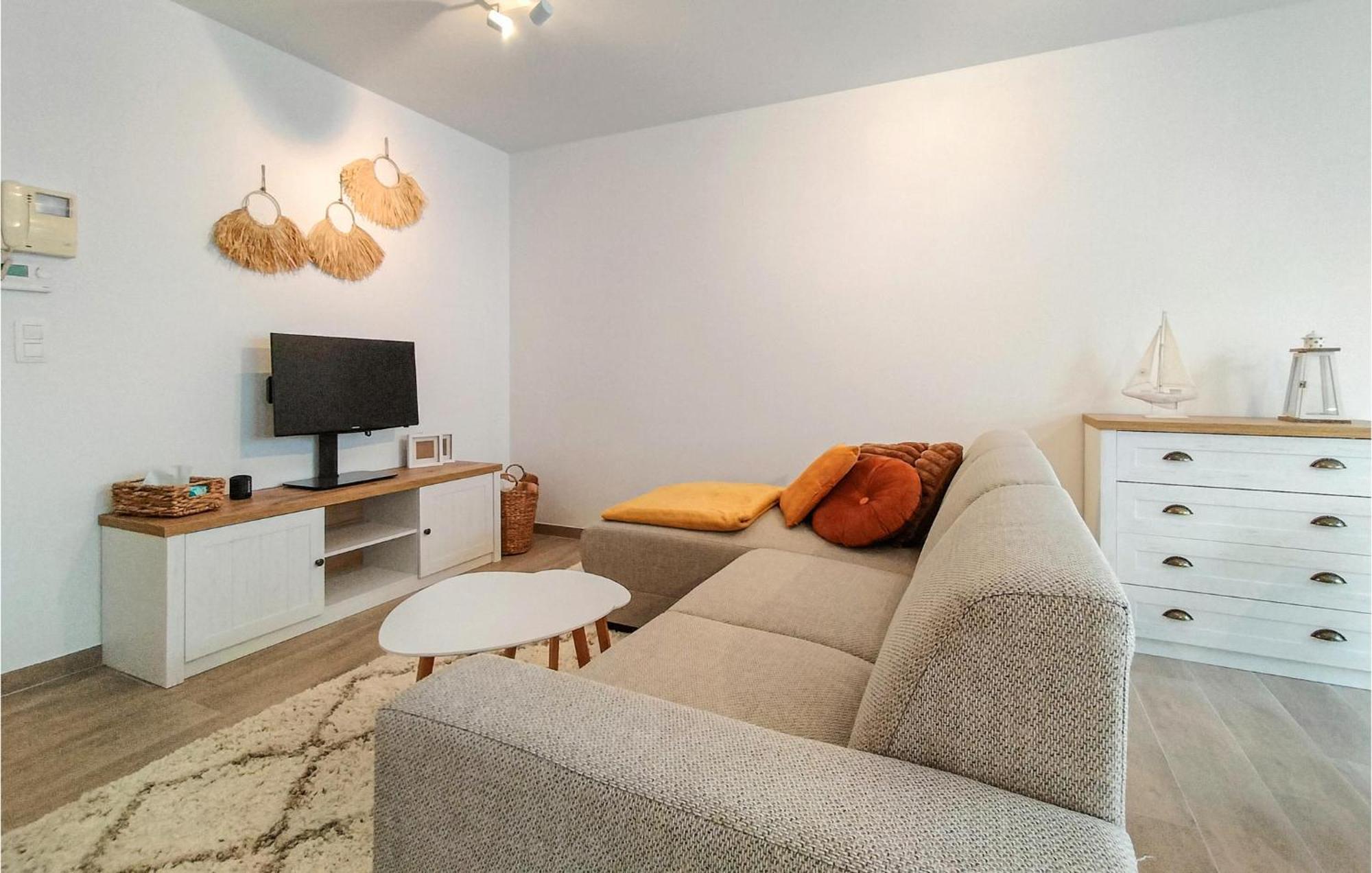 Appartement Awesome In With Kitchen *